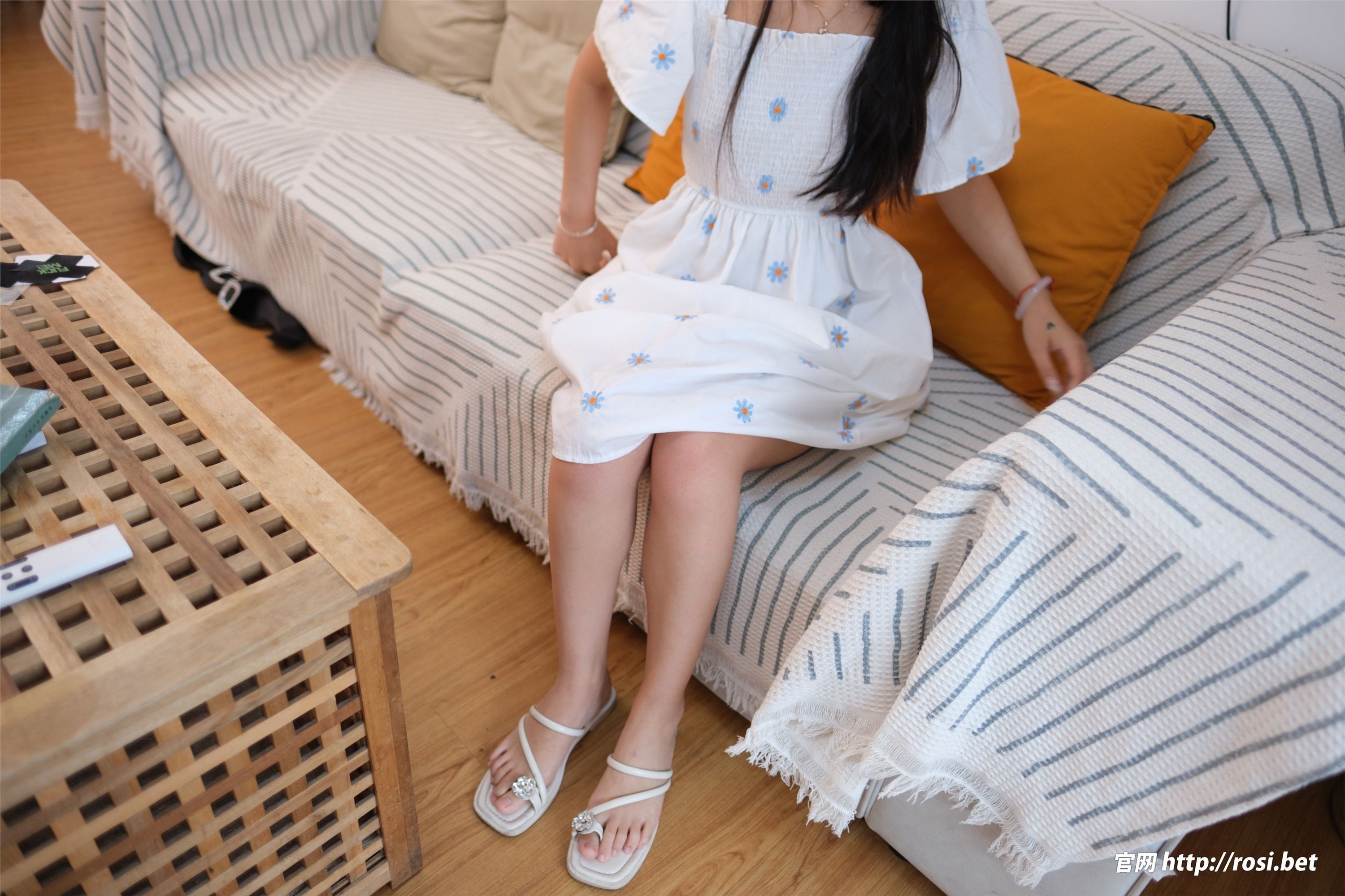 ROSI写真 2024.11.20 NO.4734